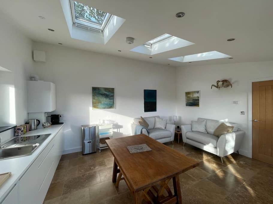 Tranquil, Secluded, Rural Cottage For Two Beaumaris Esterno foto